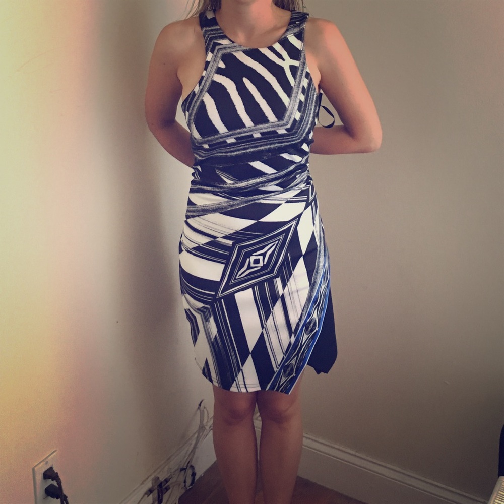 Black / White stretchy Bebe Dress